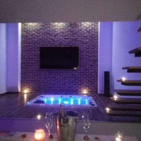 Magnifique Loft Avec Jacuzzi Et Sauna Privatif Ferriere-la-Grande Exteriér fotografie